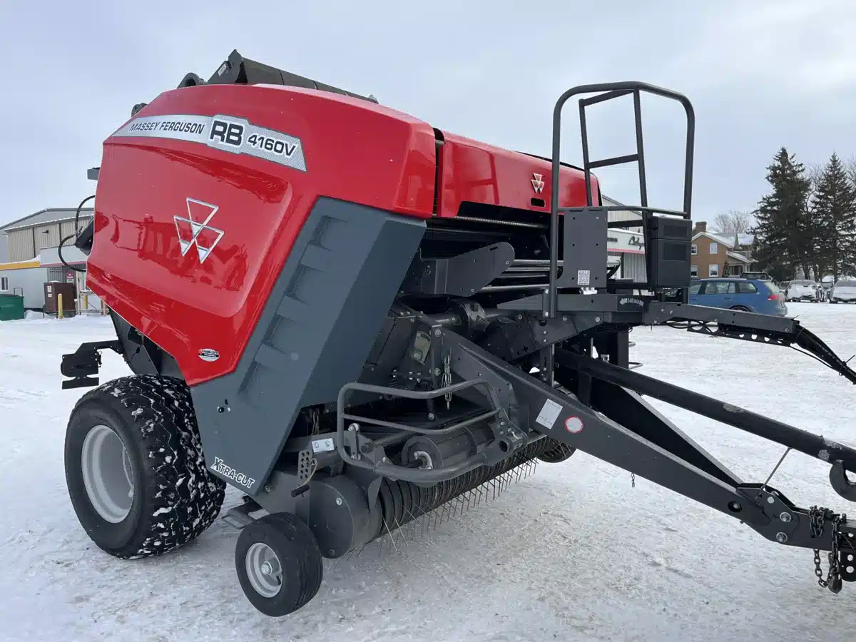 Gallery image 2 for 2023 Massey Ferguson RB 4160V Round Baler