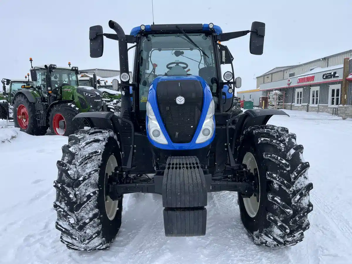 Gallery image 2 for 2022 New Holland T6.180 Tractor