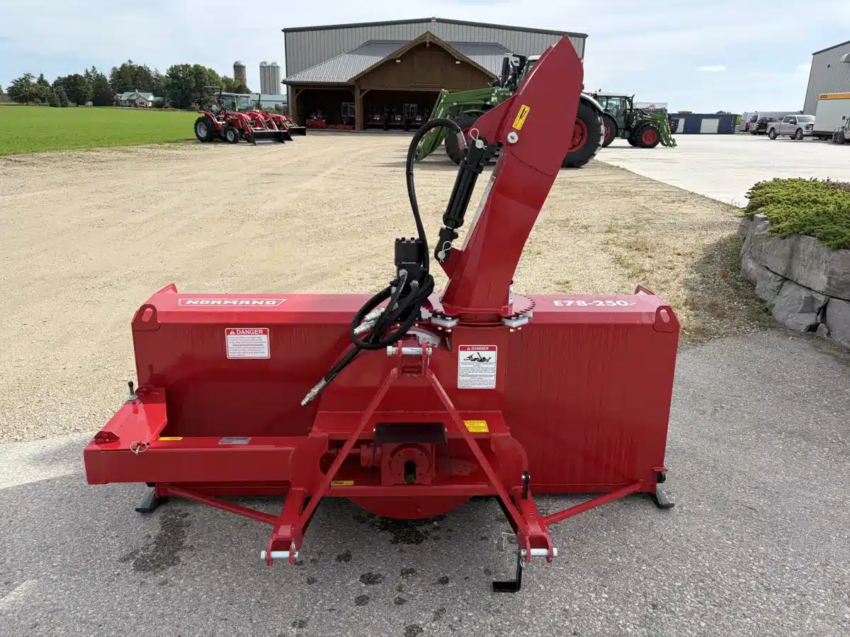 Gallery image 2 for Normand E78-250 Snow Blower