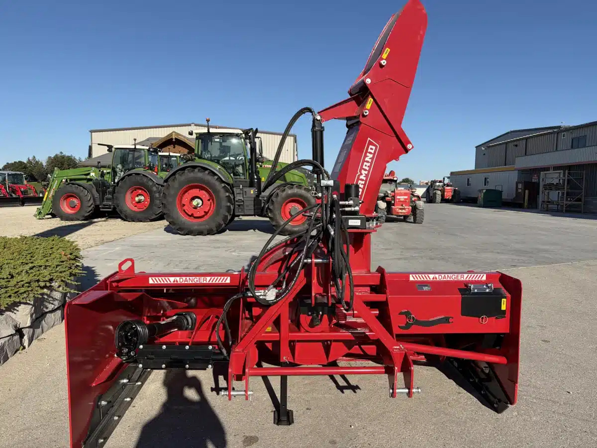 Gallery image 2 for 2026 Normand N100-310HYB Snow Blower