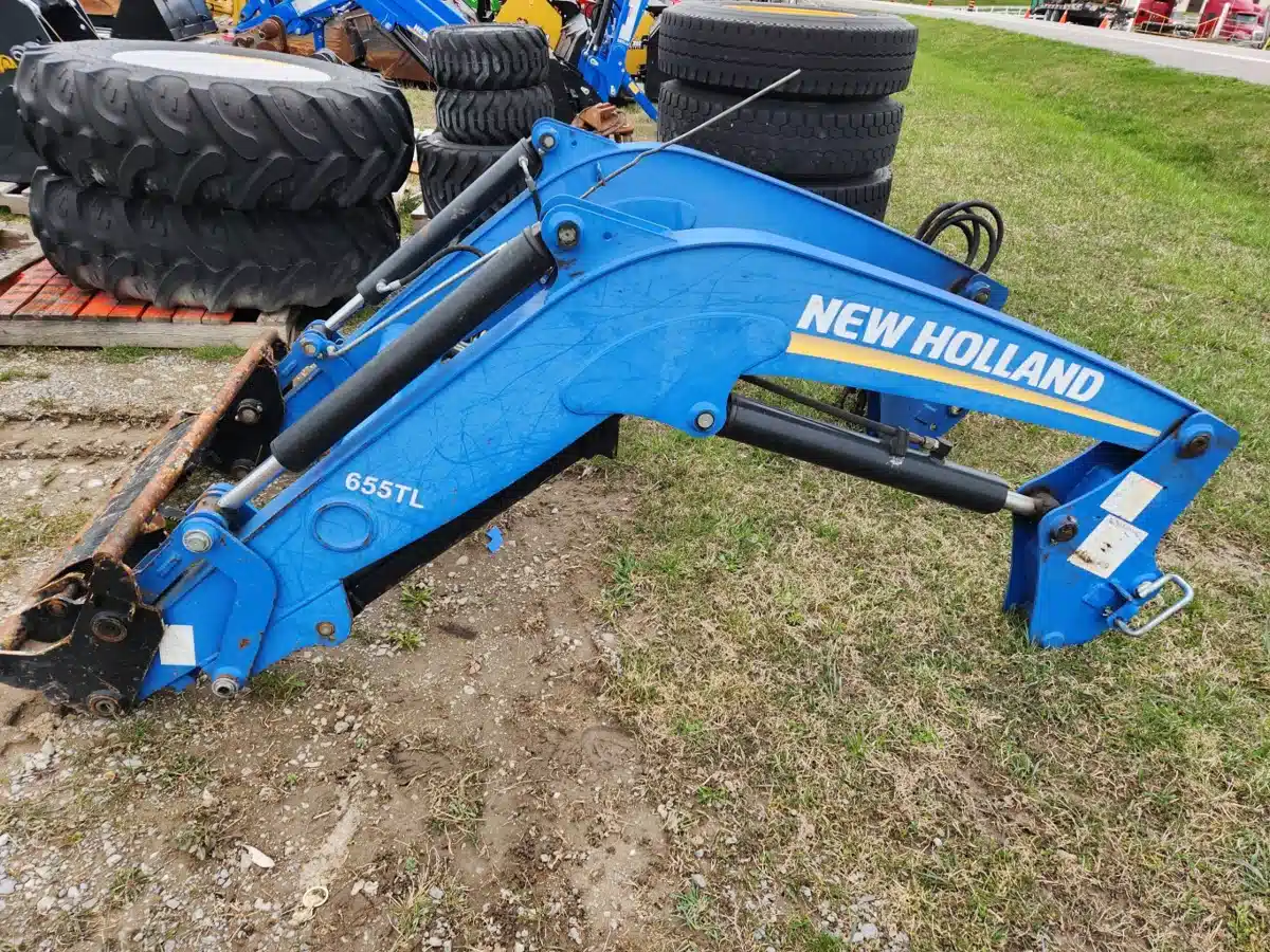 Photo de la Galerie 1 pour Usagé New Holland 655TL divers