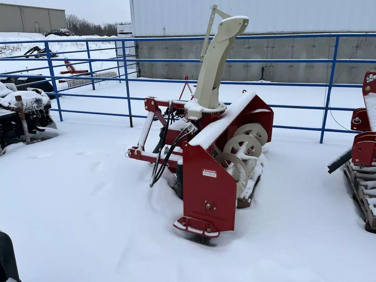 Photo de la Galerie 2 pour Farm King 740 Souffleur à neige