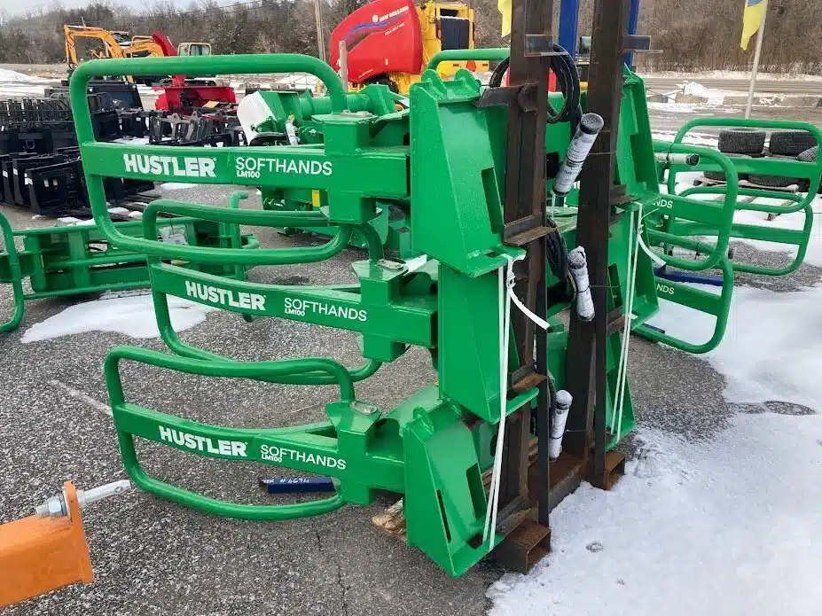 Gallery image 2 for 2022 Hustler Turf SOFTHANDS LM100 Bale Grapple