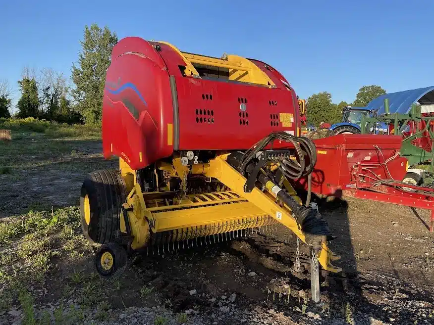 Gallery image 2 for 2020 New Holland ROLL-BELT 460 Round Baler