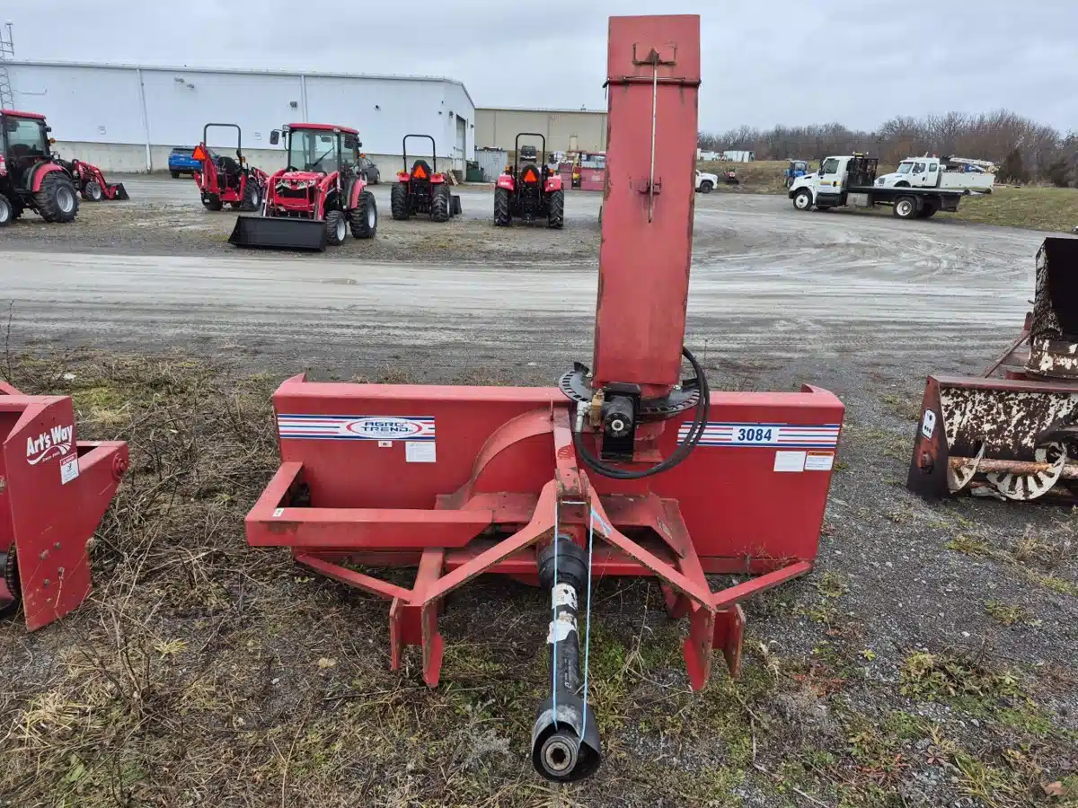Gallery image 1 for 2015 Agro Trend 3084 Snow Blower