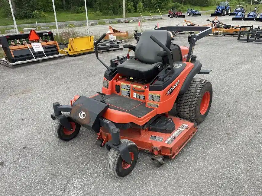 Photo de la Galerie 1 pour 2012 Kubota ZD326 Tondeuse à rayon de braquage zéro