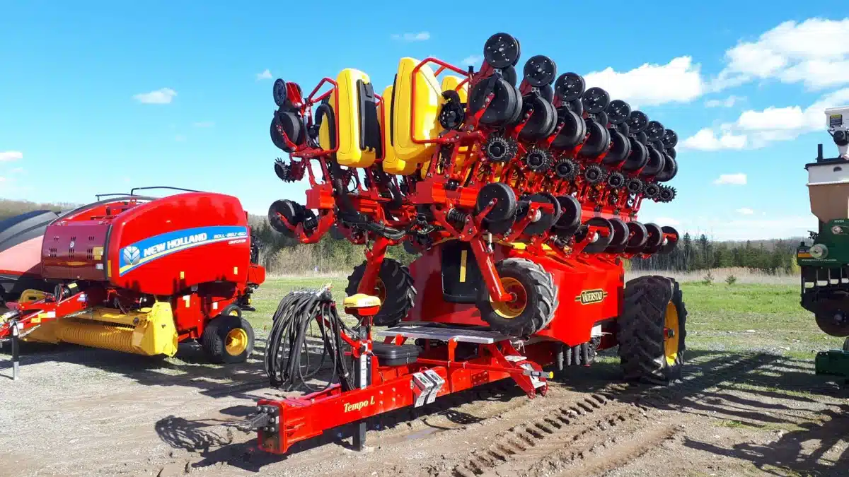 Photo de la Galerie 1 pour Väderstad TEMPO L 16 Planteur