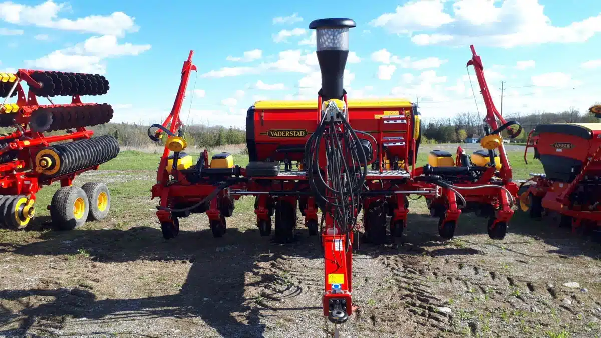 Gallery image 2 for Väderstad Tempo F8 Planter