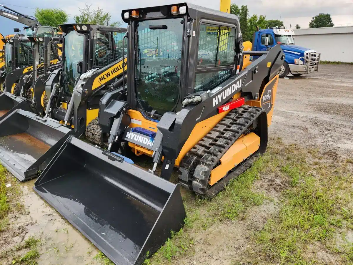 Gallery image 2 for Hyundai Ind HT100V Track Loader