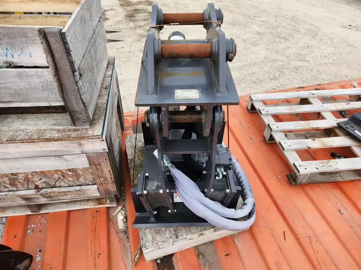 Gallery image 2 for New Holland CS/CX60 Landscape Products