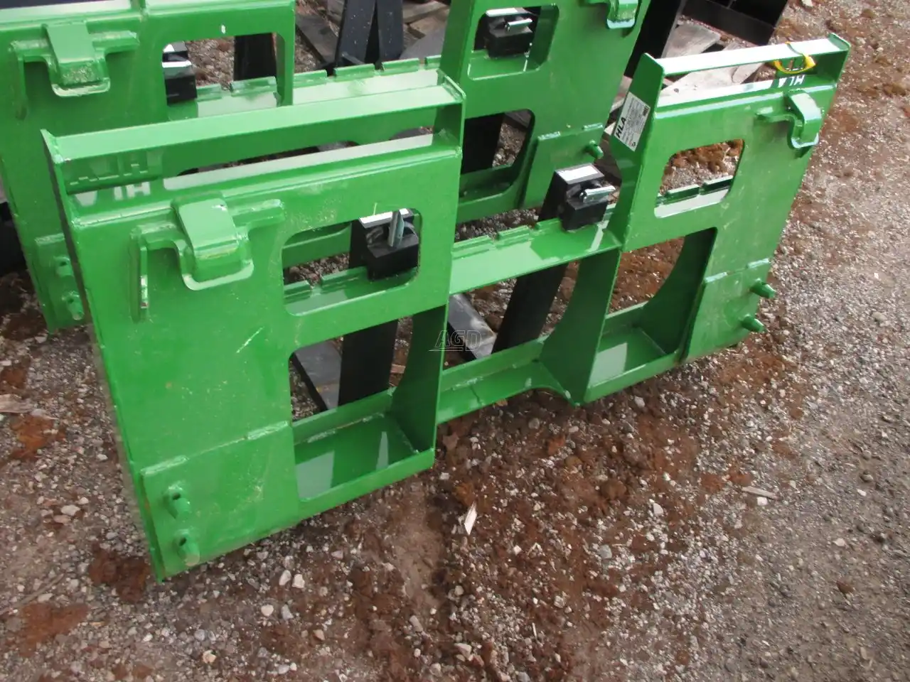 Gallery image 1 for HLA Attachments 2000 LBS Pallet Fork