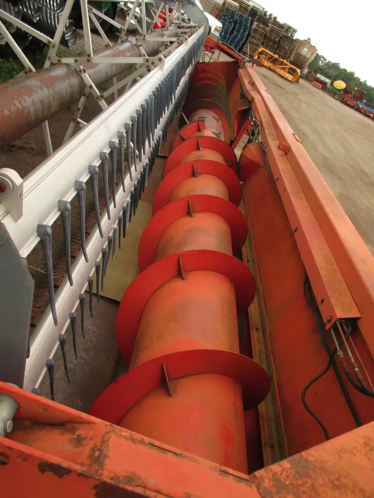Gallery image 2 for Used Massey Ferguson 9750 Header - Flex