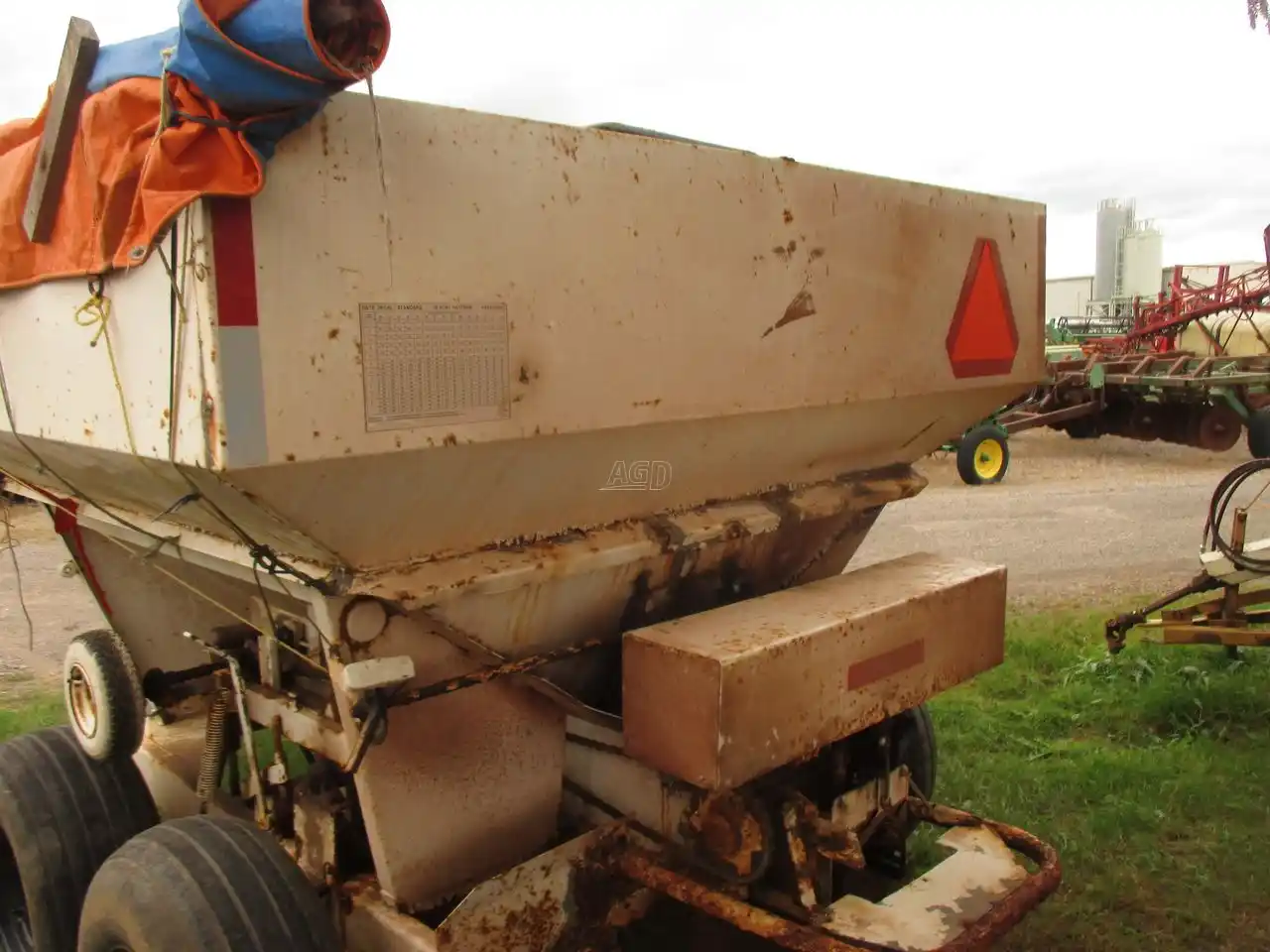 Gallery image 2 for Used Tyler 5 TON Spreader - Fertilizer