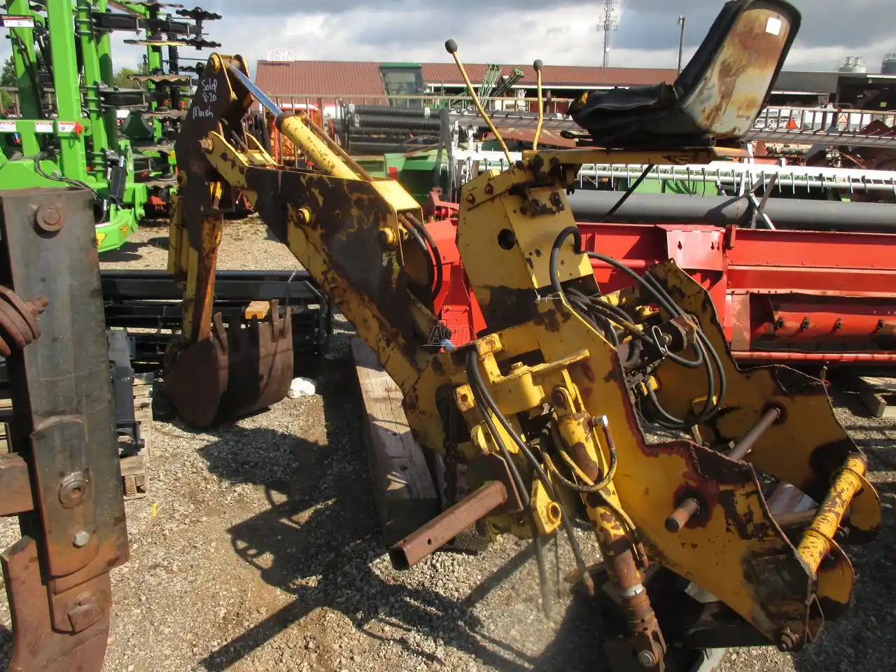 Gallery image 1 for Used Vermeer BH800 Backhoe Attachment