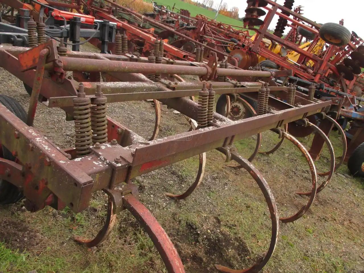 Gallery image 2 for Used International Harvester 55 Chisel Plow