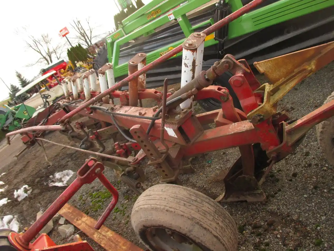 Gallery image 2 for Used International Harvester 720 Plow