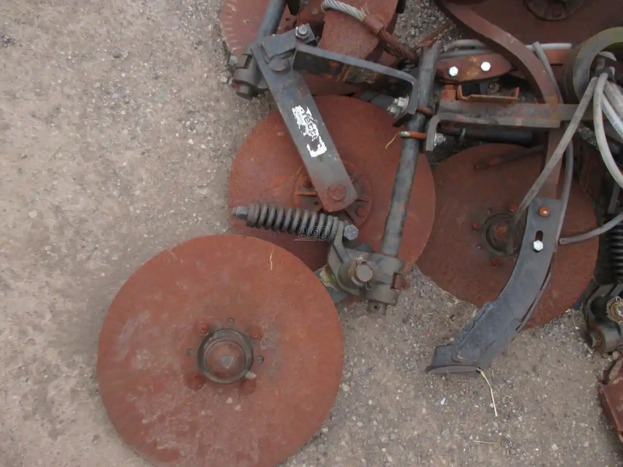 Gallery image 2 for Used Yetter Coulters Parts New-Used