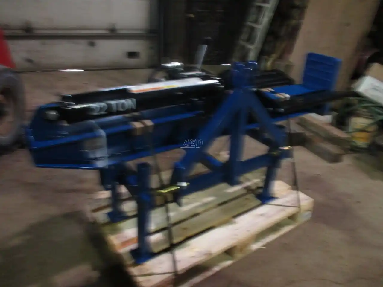 Gallery image 1 for New AgriEase LB22TB3PT Wood Splitter