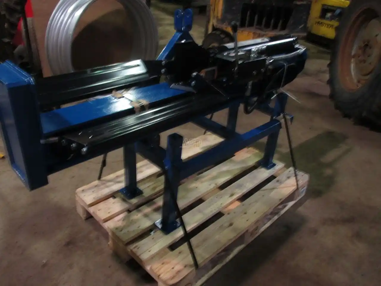 Gallery image 2 for New AgriEase LB22TB3PT Wood Splitter