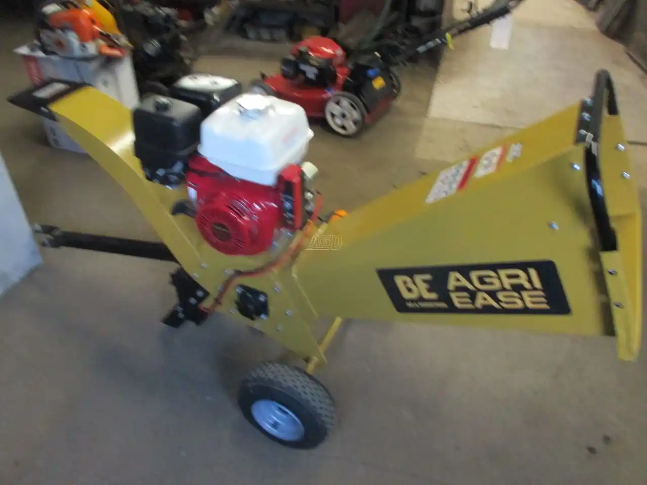 Gallery image 1 for New AgriEase WCGR4H13E Wood Chipper