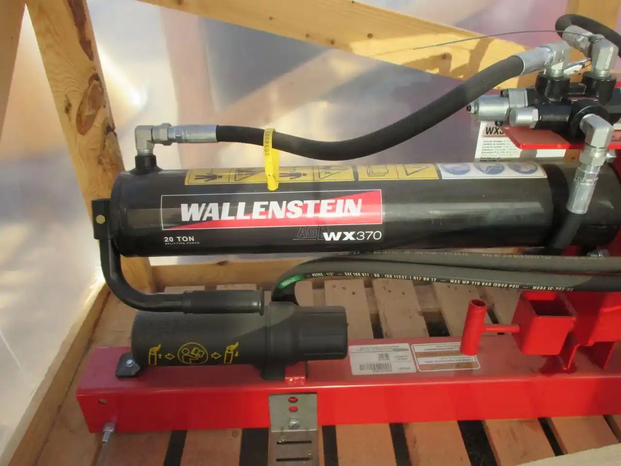 Gallery image 2 for New Wallenstein WX370 Wood Splitter