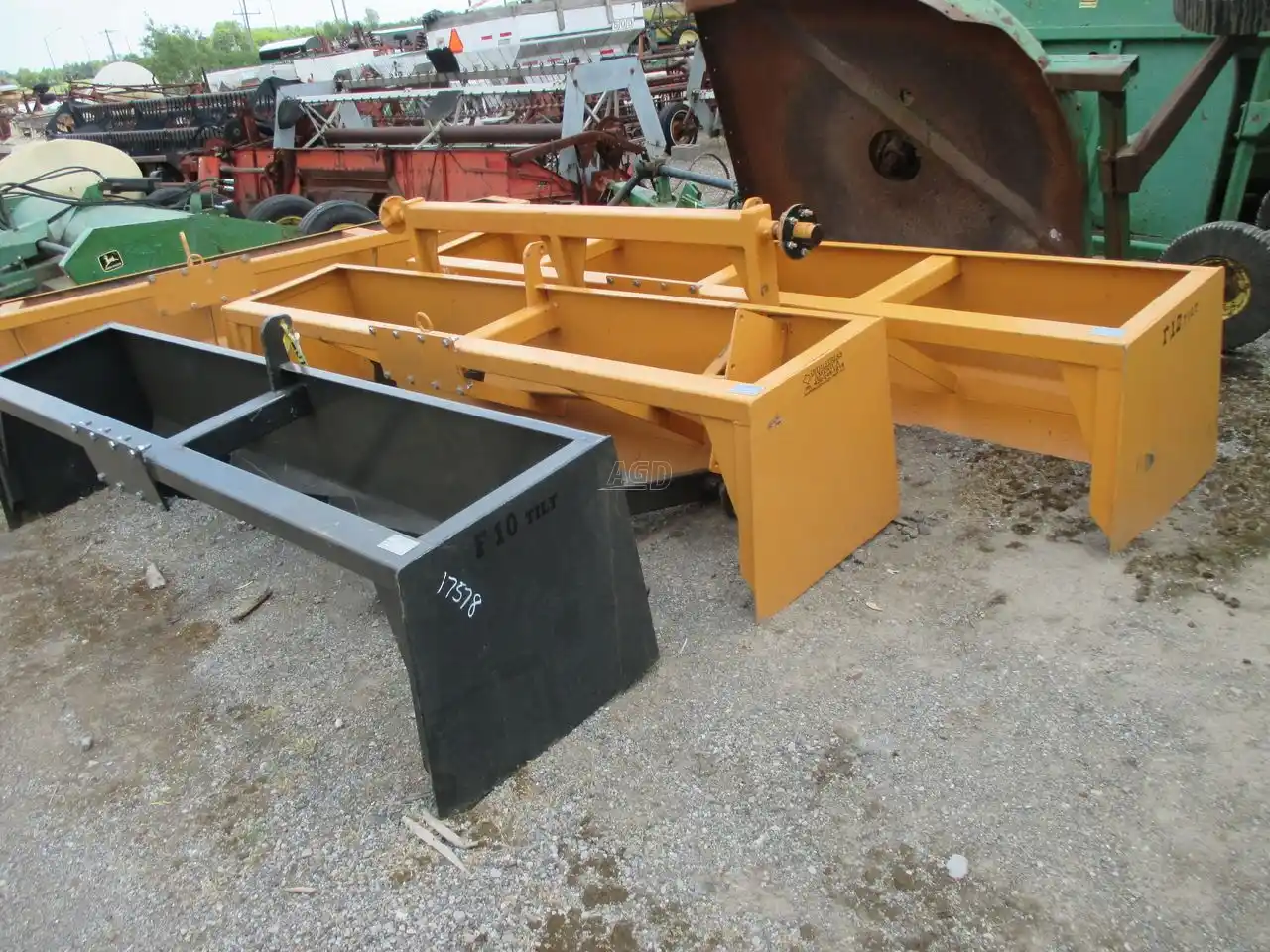 Gallery image 1 for New Industrias America 10FT Box Scraper