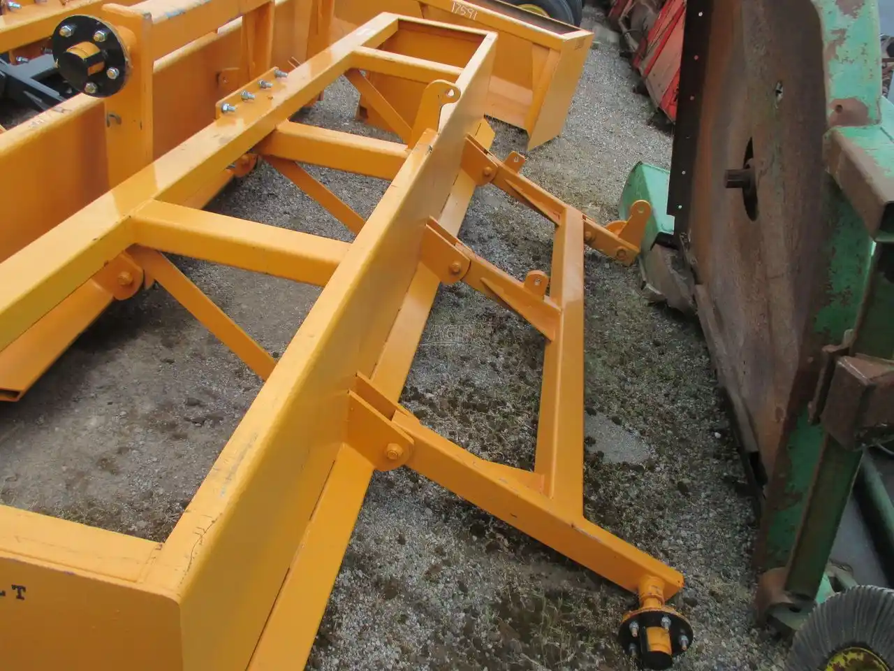 Gallery image 2 for New Industrias America 10FT Box Scraper