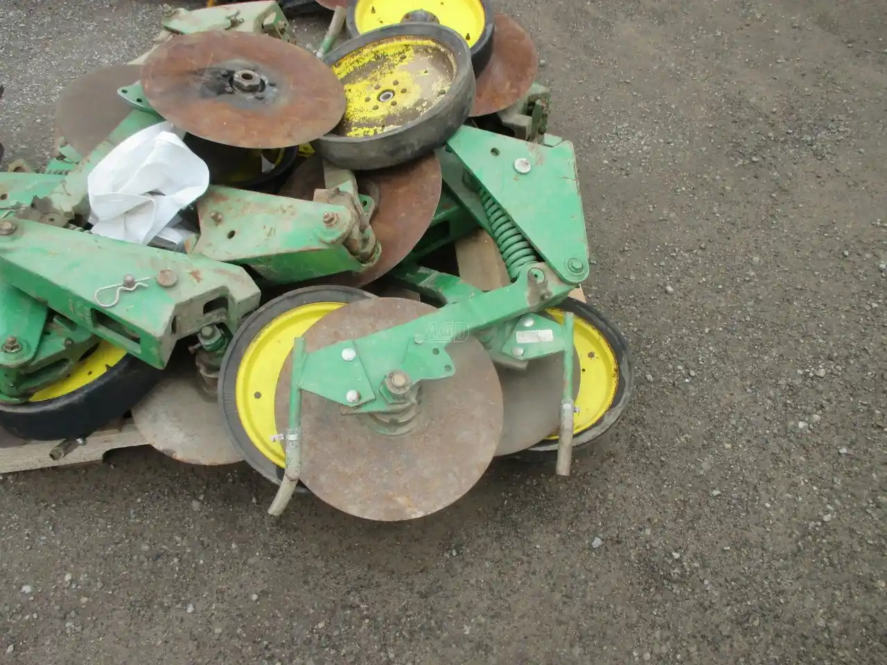 Gallery image 1 for Used John Deere 7200 COULTERS Attachment