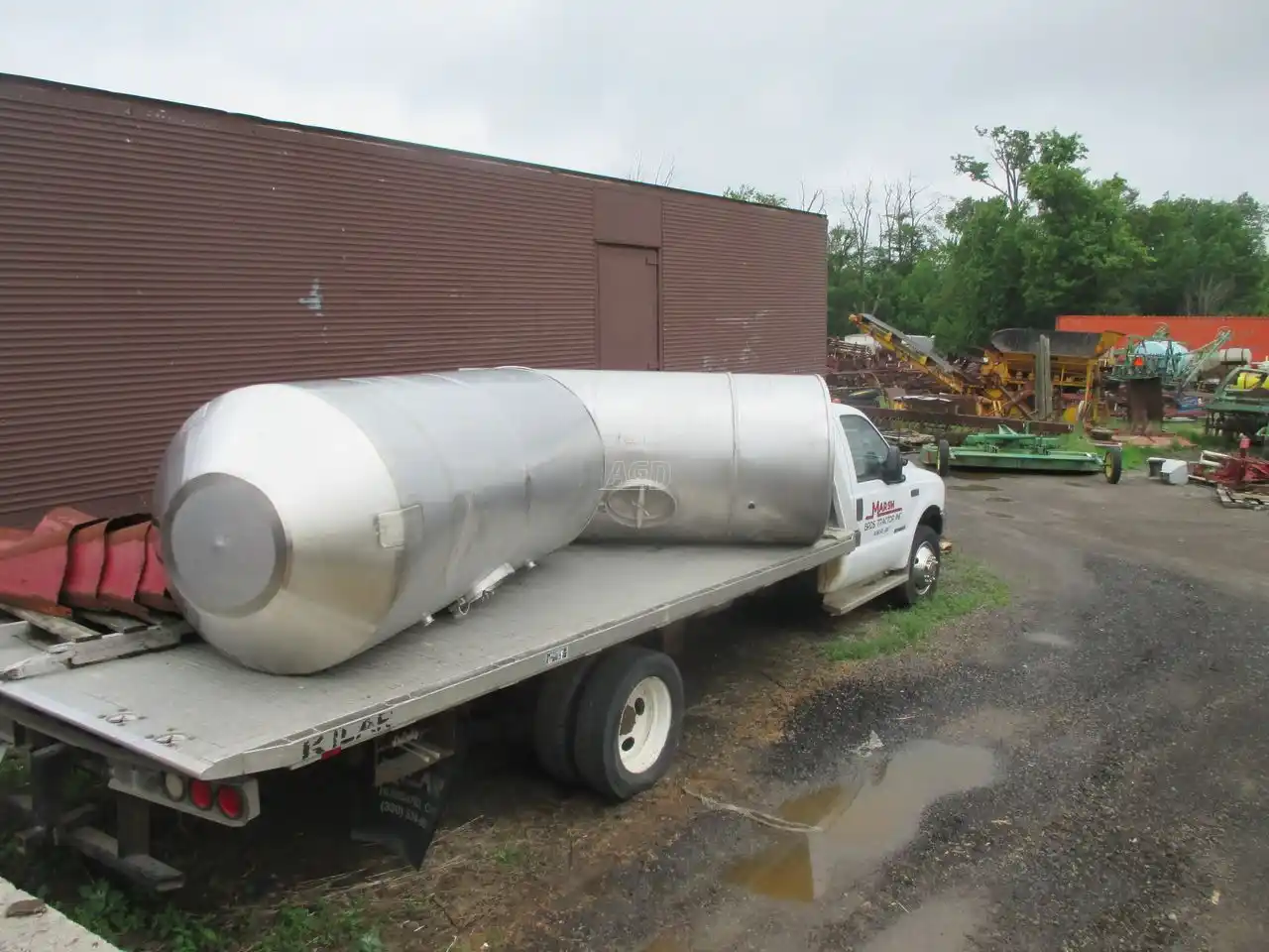 Gallery image 1 for Used 700 Gal Tank