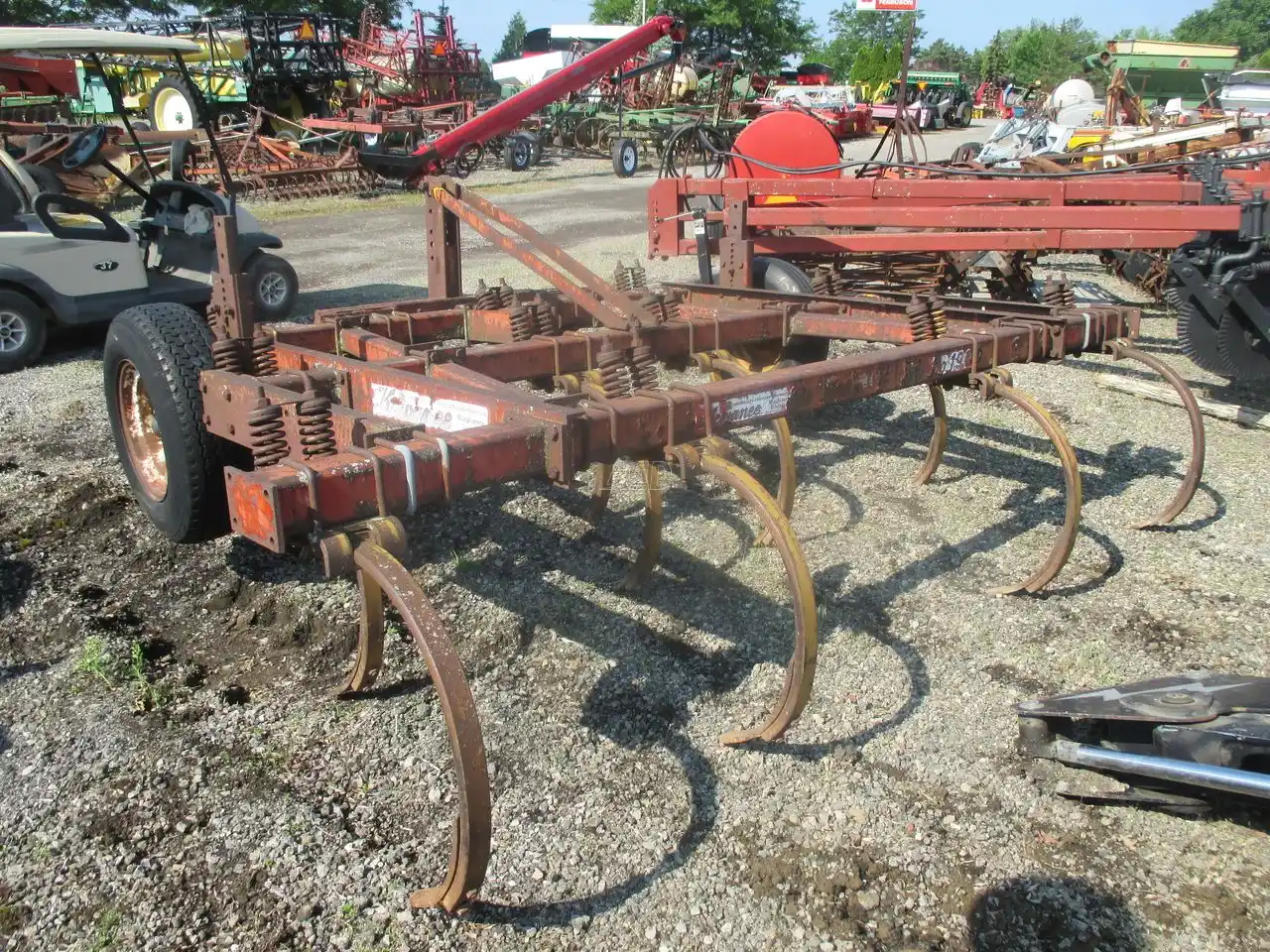 Gallery image 1 for Used Kewanee 1900 Chisel Plow