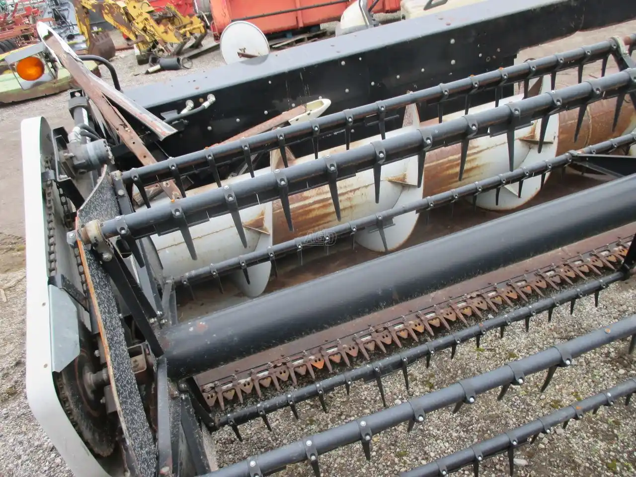 Gallery image 2 for Used Gleaner 810 Header - Flex