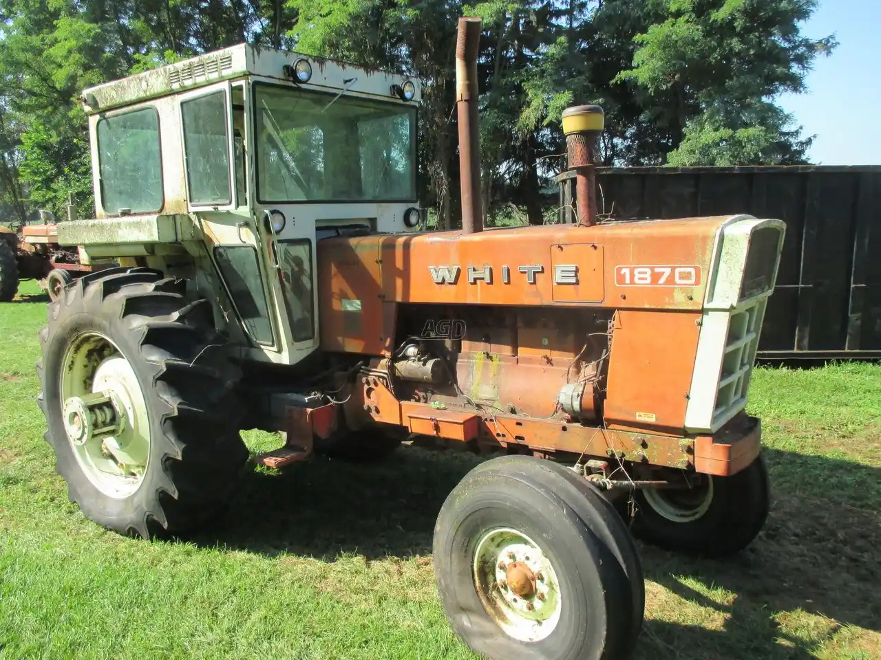 Gallery image 1 for Used White 1870 Tractor