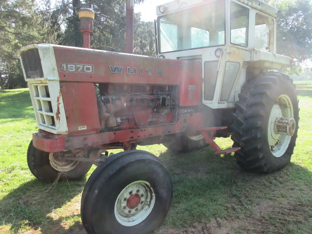Gallery image 2 for Used White 1870 Tractor