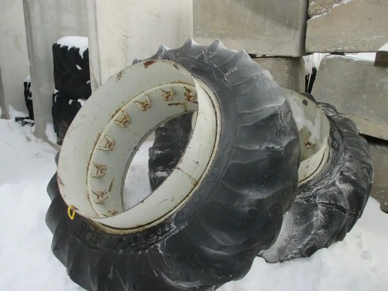 Gallery image 1 for Used DMI 18.4X38 Tires & Rims