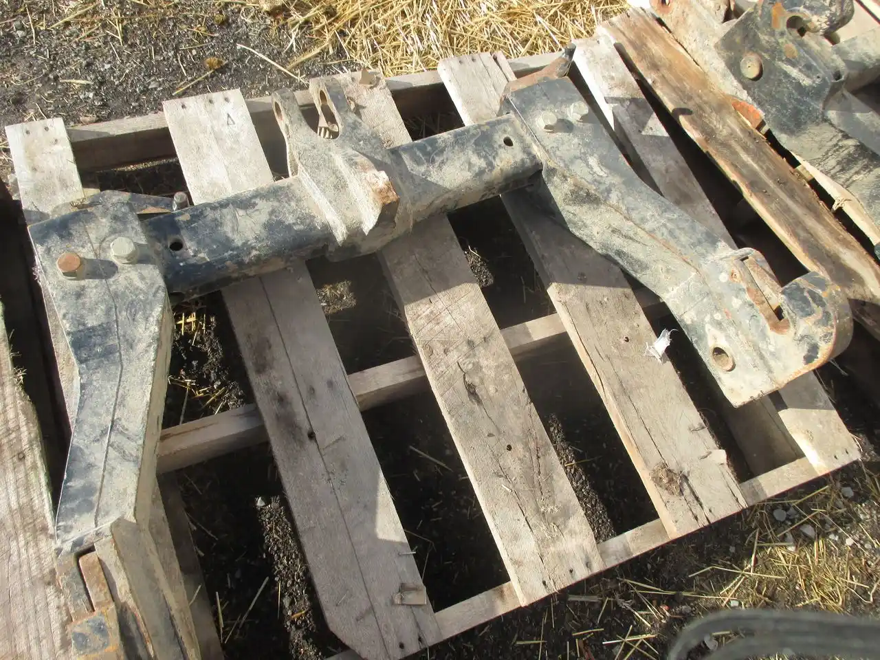 Gallery image 2 for Used Case IH CAT 2 Hitch