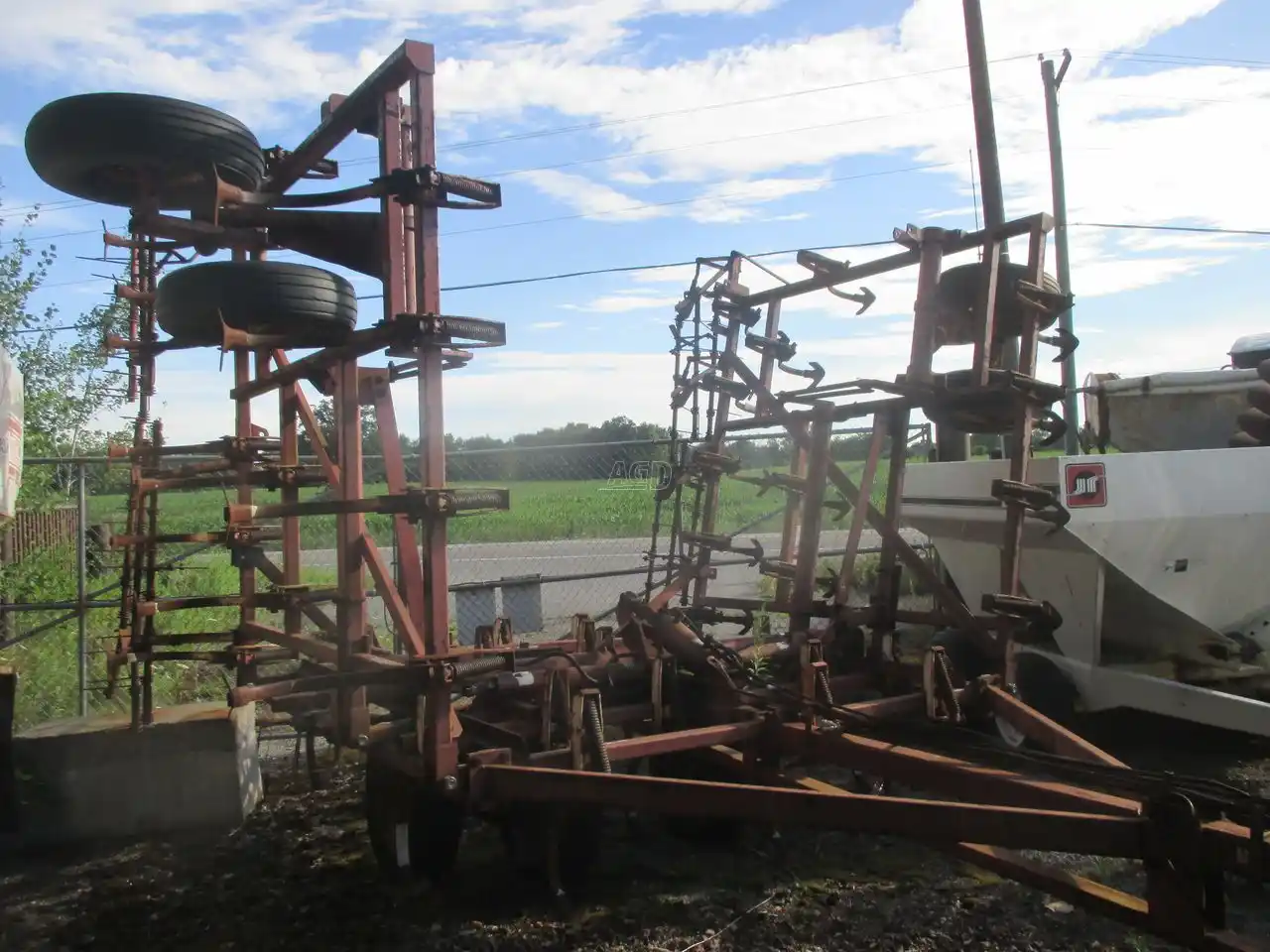 Gallery image 2 for Used Wil-Rich 26FT Cultivator