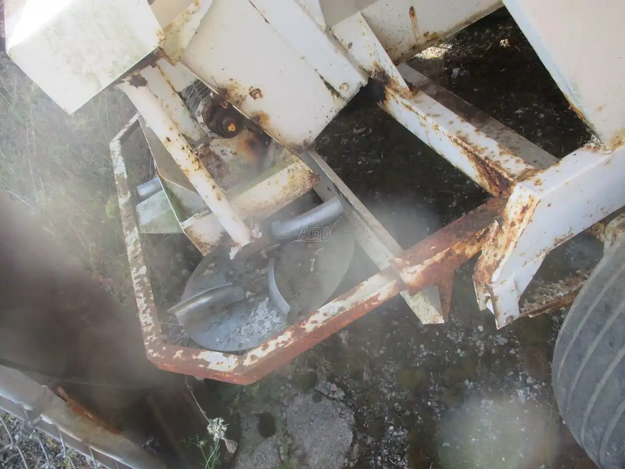 Gallery image 2 for Used Willmar 500 Spreader - Fertilizer