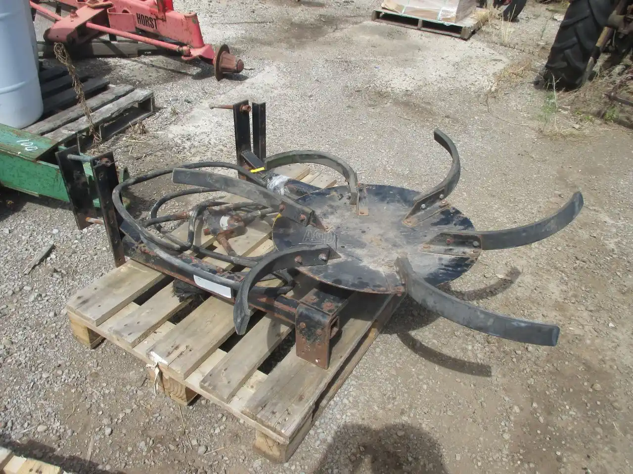 Gallery image 1 for Used Vittetoe 24" Chaff Spreader