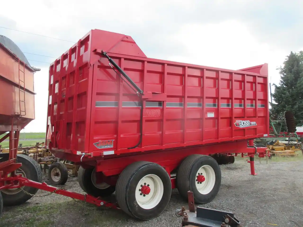Gallery image 1 for New John BM Mfg Ltd. T-1500 GFB GRAIN & FORAGE BOSS Trailer - Grain
