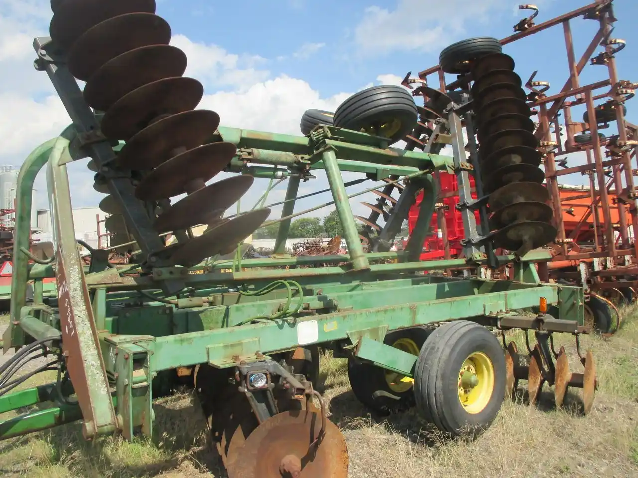 Gallery image 2 for Used John Deere 235 Disc