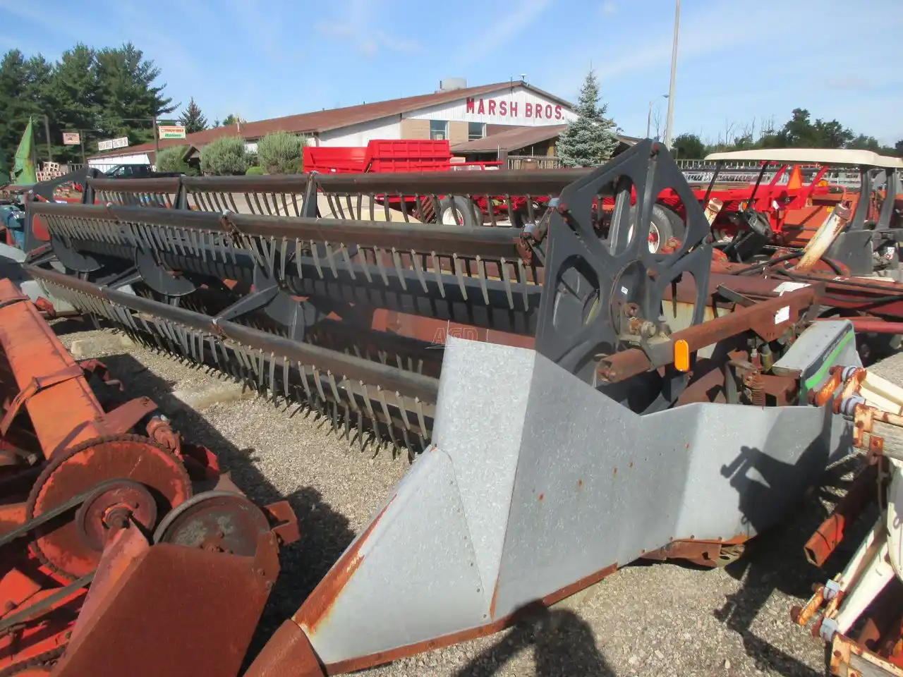 Gallery image 1 for Used Gleaner R320 Header - Flex