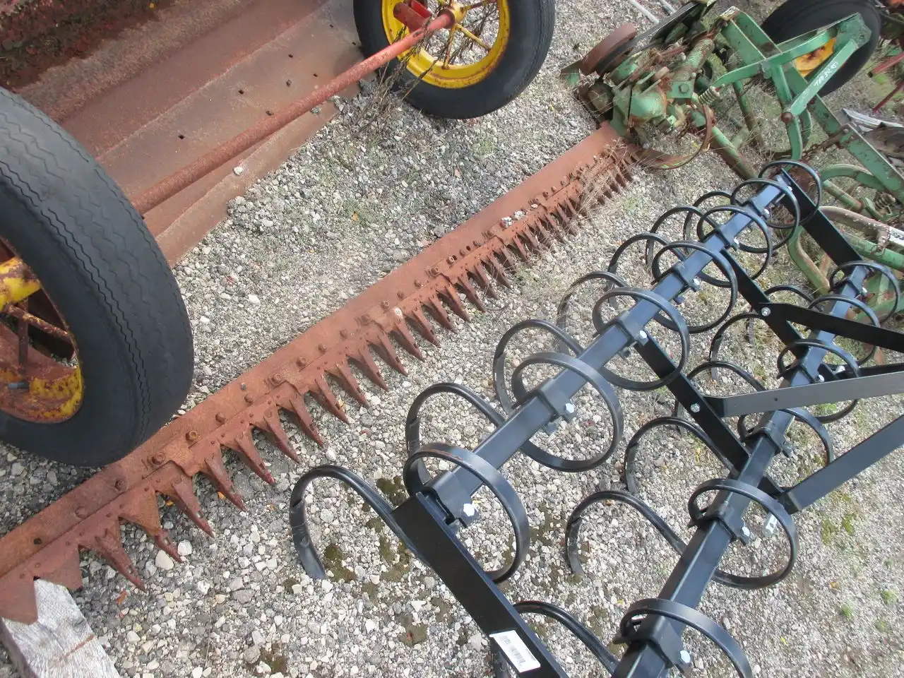 Gallery image 2 for Used John Deere 350 Mower - Sickle