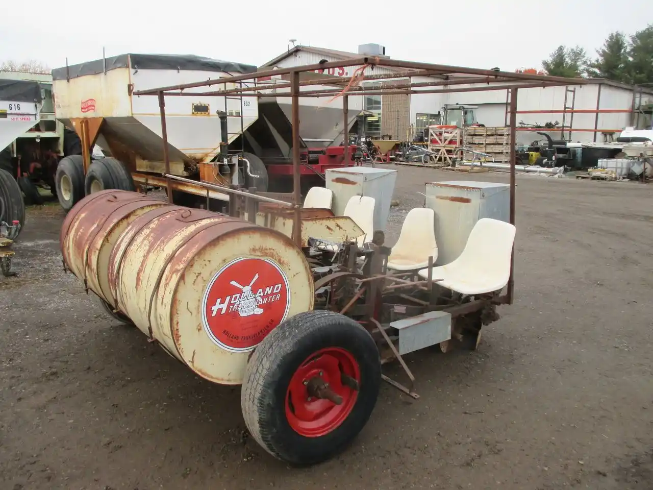 Gallery image 1 for Used Holland 2 ROW Transplanter