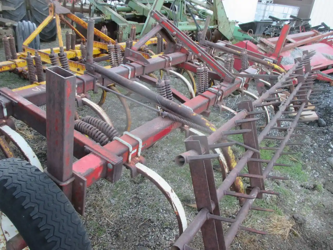Gallery image 1 for Used International Harvester 55 Chisel Plow