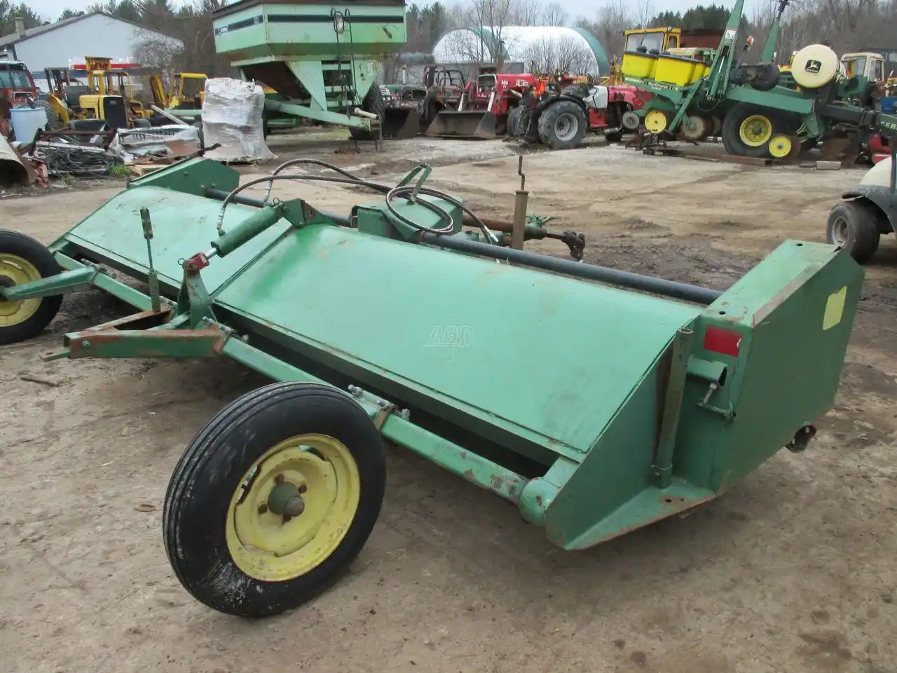 Gallery image 2 for Used John Deere 27 Crop Chopper