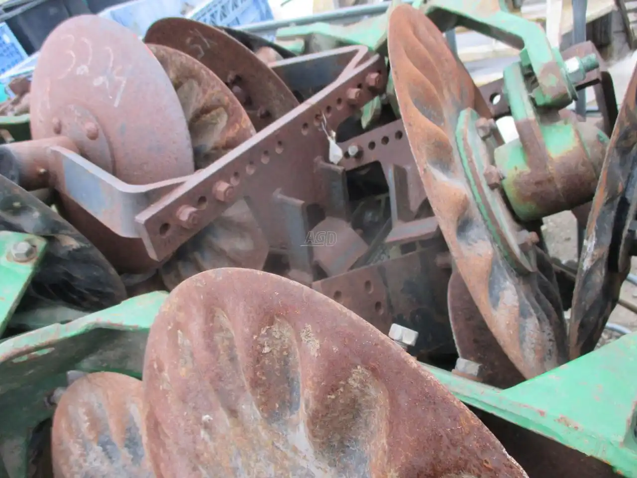 Gallery image 2 for Used John Deere coulters Attachment