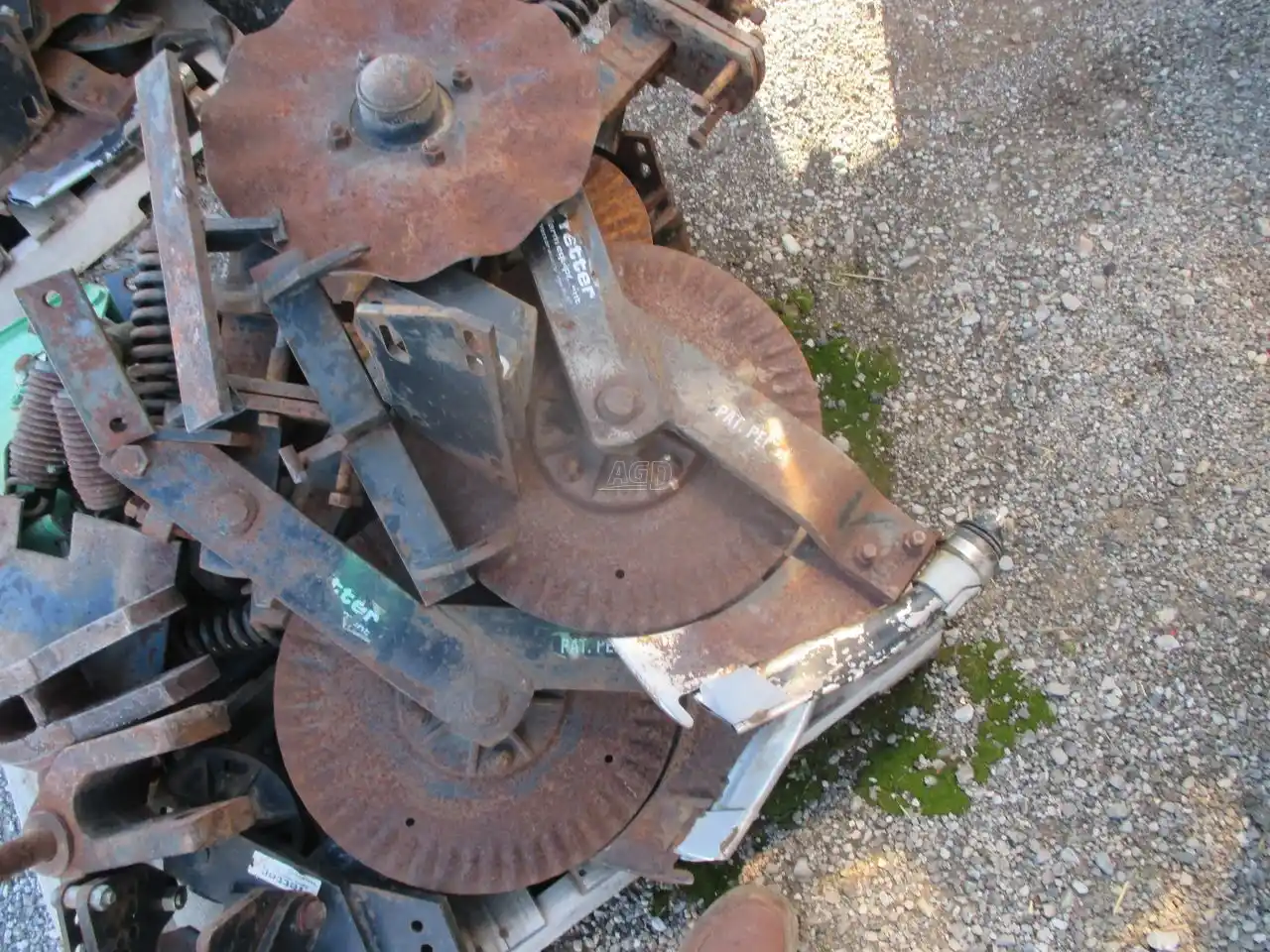 Gallery image 2 for Used Yetter NO-TILL Coulters Attachment