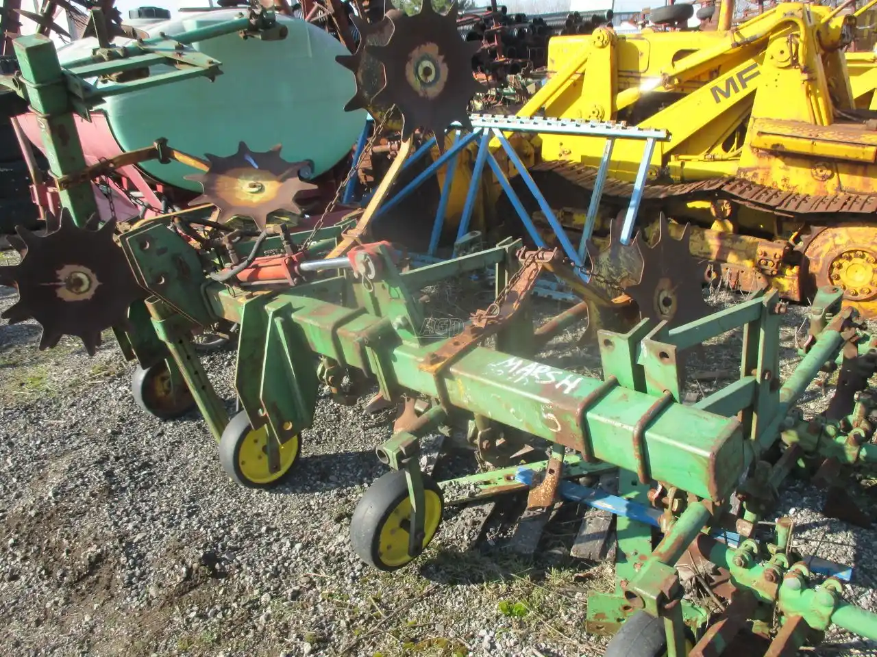 Gallery image 2 for Used John Deere 4 row Row Crop Cultivator