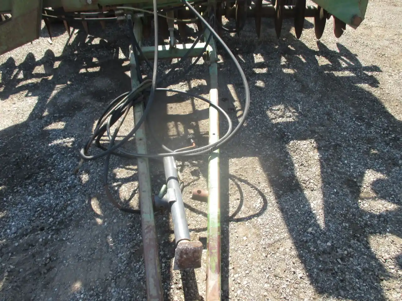 Gallery image 2 for Used John Deere 235 Disc