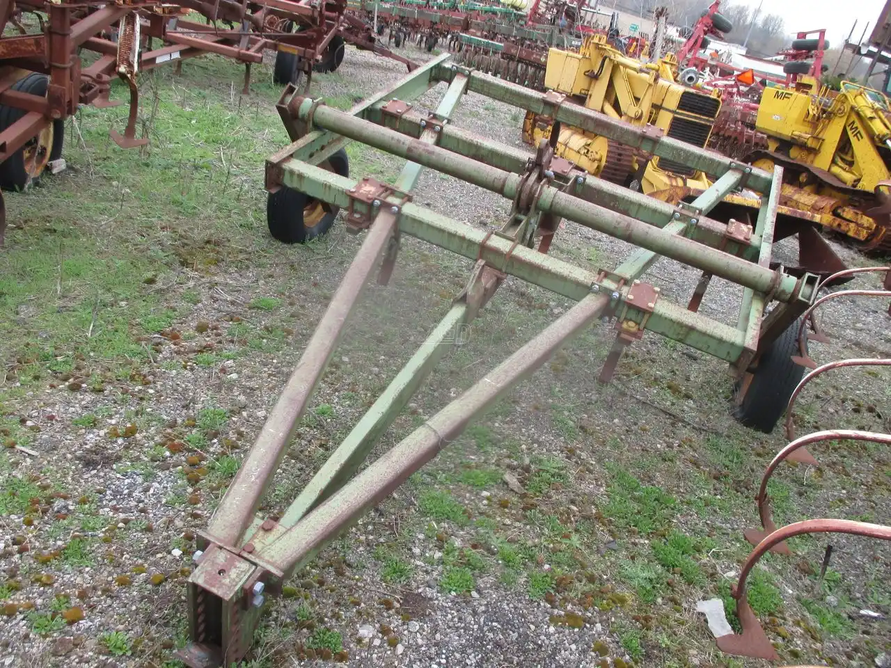 Image pour Usagé Kewanee 11' Cultivateur Sous-soleur